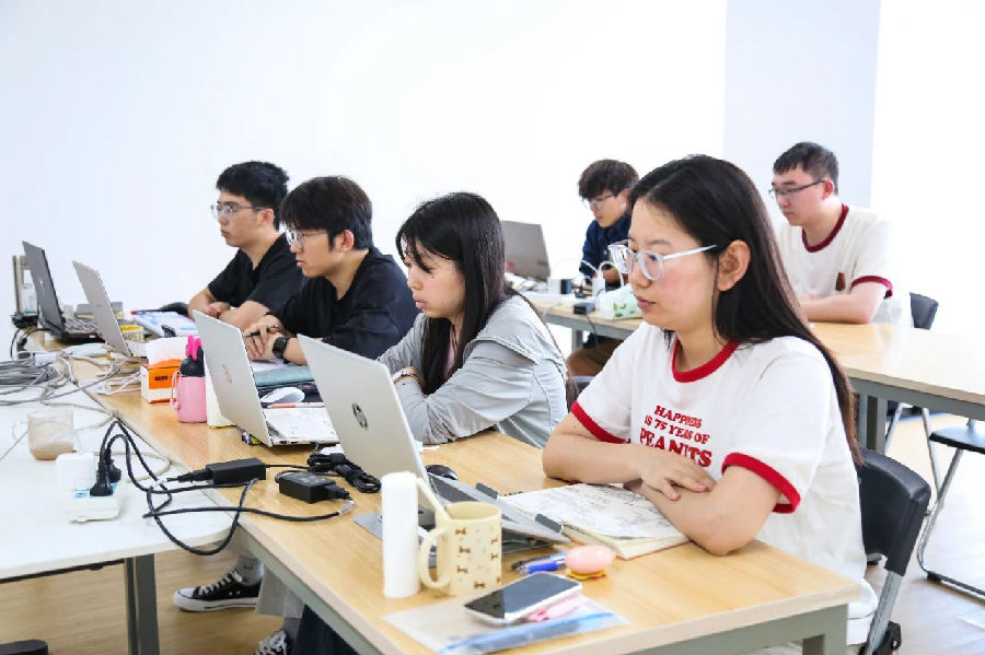 八維職業學校上海校區云計算專業8月份畢業班級喜報新鮮出爐