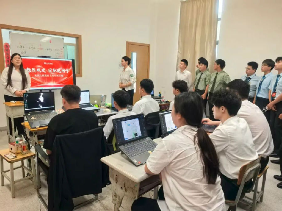 八維職業學校人工智能專業第三波就業喜報來襲